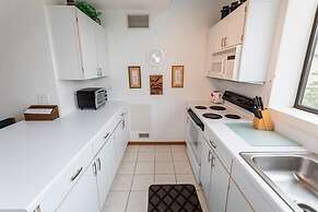 Seven Springs 2 BR Deluxe Condo with Loft, Mountain Views by RedAwning