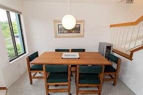 Seven Springs 2 BR Deluxe Condo with Loft, Mountain Views by RedAwning