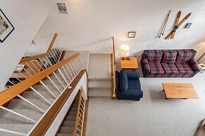 Seven Springs 2 BR Deluxe Condo with Loft, Mountain Views by RedAwning