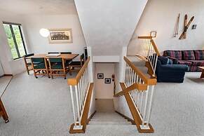 Seven Springs 2 BR Deluxe Condo with Loft, Mountain Views by RedAwning