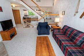 Seven Springs 2 BR Deluxe Condo with Loft, Mountain Views by RedAwning