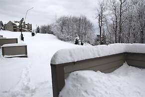 Seven Springs Sunridge 2 BR Condo - Pet Friendly! by RedAwning - Save 