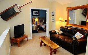 Seven Springs 3 BR Premium Condo with Loft & Deck by RedAwning - Save 