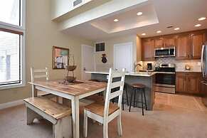 Seven Springs 3 BR Premium Condo with Loft & Deck by RedAwning - Save 