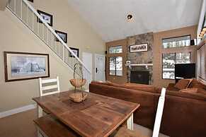 Seven Springs 3 BR Premium Condo with Loft & Deck by RedAwning - Save 