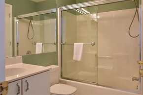 Seven Springs 3 BR Premium Condo with Loft & Deck by RedAwning - Save 