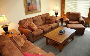Seven Springs Sunridge 2 Bedroom Deluxe Condo - Pet Friendly! by RedAw