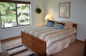 Seven Springs Sunridge 1BR + Loft Standard Condo by RedAwning - Save 1