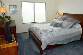 Seven Springs Sunridge 3 Bedroom Deluxe Condo with Loft by RedAwning -