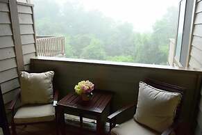 Seven Springs Sunridge 3 Bedroom Deluxe Condo with Loft by RedAwning -