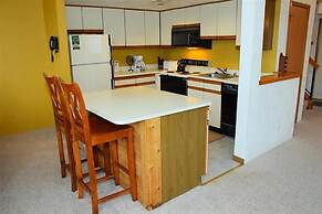 Seven Springs Sunridge 3 Bedroom Deluxe Condo with Loft by RedAwning -