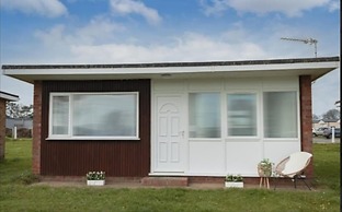 Seadell 2 Bed Coastal Chalet in Hemsby, Great Yar