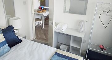 Seadell 2 Bed Coastal Chalet in Hemsby, Great Yar