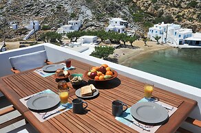 Droufakos home - Lux seafront apt