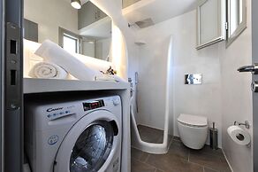 Droufakos home - Lux seafront apt