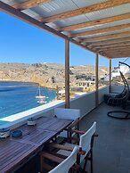 Droufakos home - Lux seafront apt