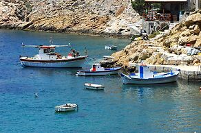 Droufakos home - Lux seafront apt