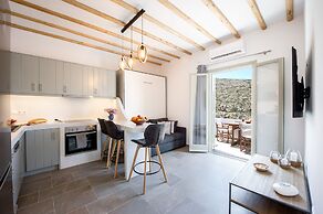 Droufakos home - Lux seafront apt