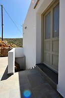 Droufakos home - Lux seafront apt