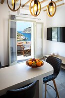 Droufakos home - Lux seafront apt