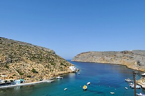 Droufakos home - Lux seafront apt