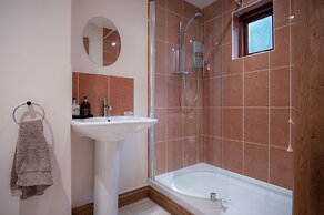 Llais Afon - 3 Bedroom Holiday Home - Fishguard