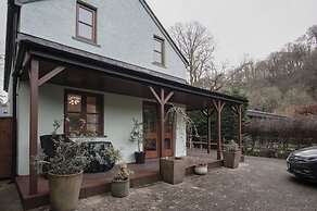 Llais Afon - 3 Bedroom Holiday Home - Fishguard