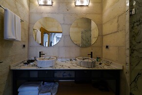 The Niche Cave Hotel