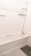 East London 1-bed Apt, Sleeps 2, With Parking
