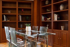 Acropolis Prestige Residence