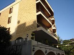 Quartier Suisse Hotel