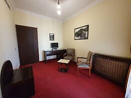 Quartier Suisse Hotel