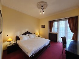 Quartier Suisse Hotel