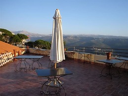 Quartier Suisse Hotel