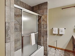 Après Lake and Ski by Taylor Made Deep Creek