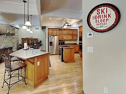 Après Lake and Ski by Taylor Made Deep Creek