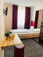 Point Hotel Apartments & Rooms