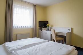 Point Hotel Apartments & Rooms