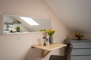 Point Hotel Apartments & Rooms