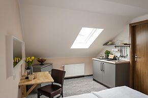 Point Hotel Apartments & Rooms