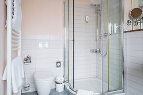 Point Hotel Apartments & Rooms