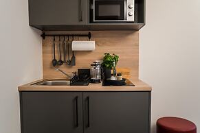 Point Hotel Apartments & Rooms