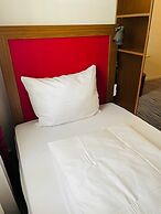 Point Hotel Apartments & Rooms