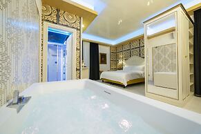 Leucosya Luxury Rooms