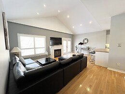 Vacation home beside the trails and Park