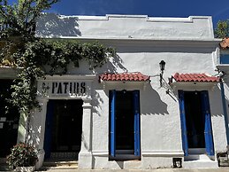 Los Patios Hostel