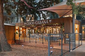 Chic Central Penthouse & Spa by Staysouth