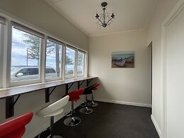 Ocean Front Cottage Napier