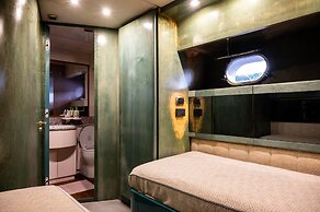 Yacht San Lorenzo 22