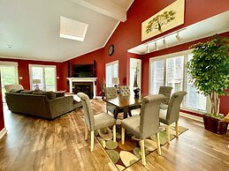 80BPD, Four bedroom, two 1/2 bath log-sided condo with lake view , gar